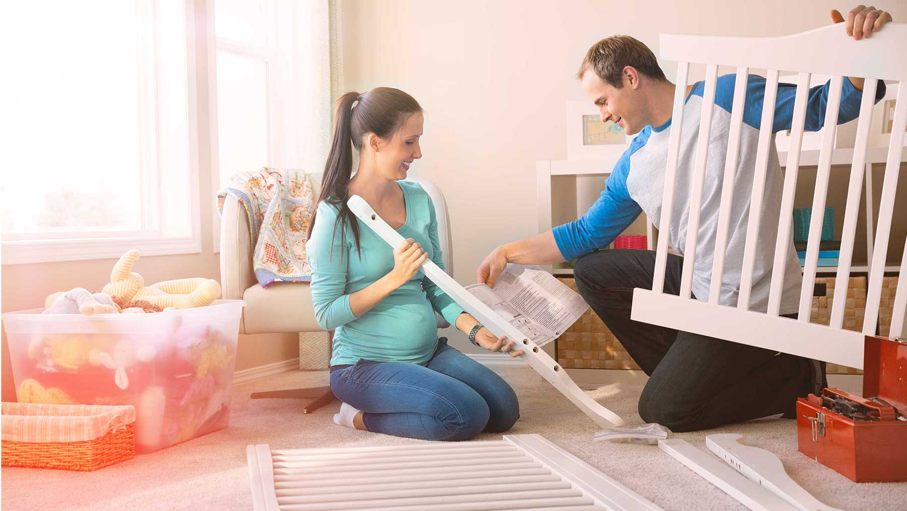 Babybett und Kinderzimmer kosten die werdenden Eltern einiges an Geld.