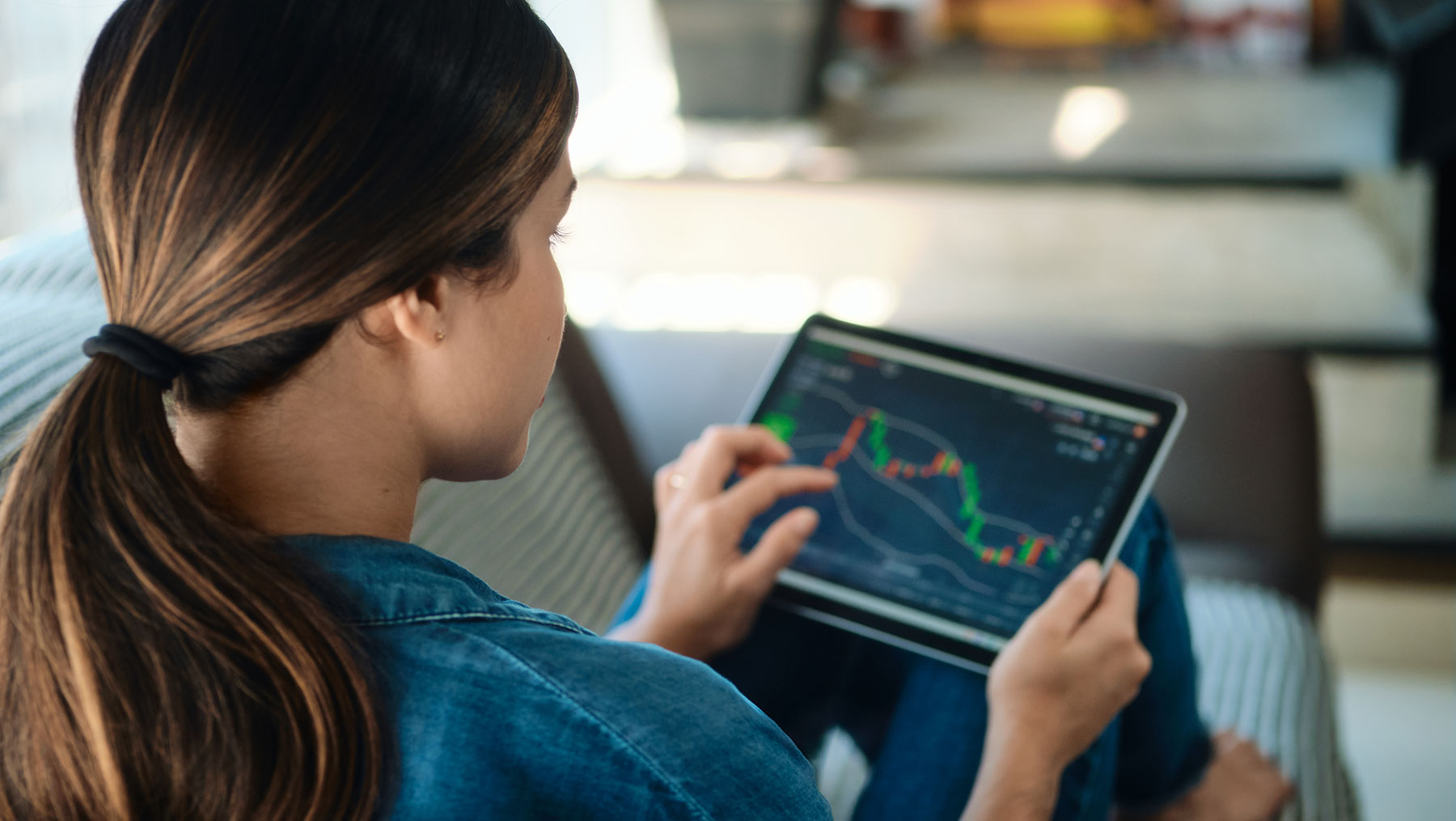 Was gilt es an der Börse zu beachten? Wie kann man Risiken erkennen und bewerten? Und was ist der Unterschied zwischen Aktien, ETFs und Fonds? Der Vortrag gibt einen umfassenden Überblick über grundlegendes Börsenwissen.